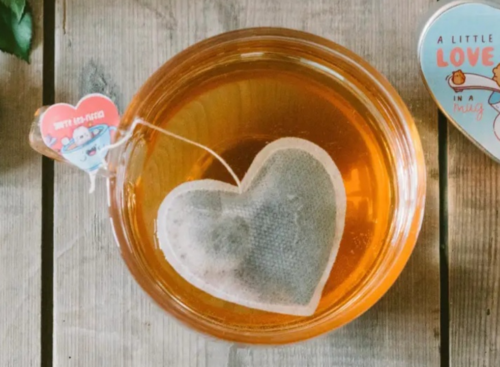 Heart shaped tea bags gift tin | Tin of 5